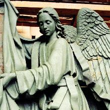 Воссозданные скульптурные композиции "Надвратные ангелы восточного входа" для скульптурного убранства Кафедрального соборного храма Христа Спасителя в Москве