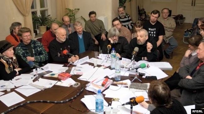 «Скульптура не гримасничает» — интервью для Независимой газеты